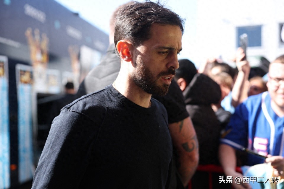 贝尔纳多·席尔瓦转会巴塞罗那_贝尔纳多·席尔瓦_席尔瓦曼城合同到期