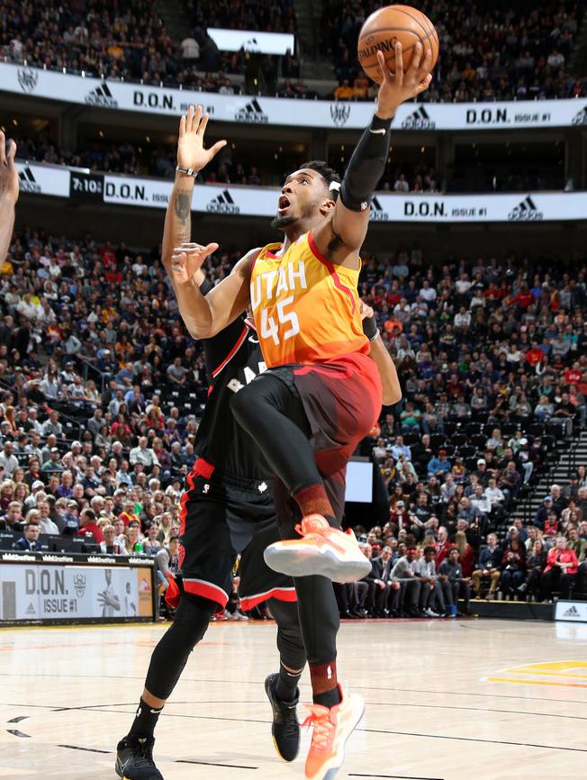 犹他爵士队_NBA季后赛席位争夺_NBA犹他爵士队战绩