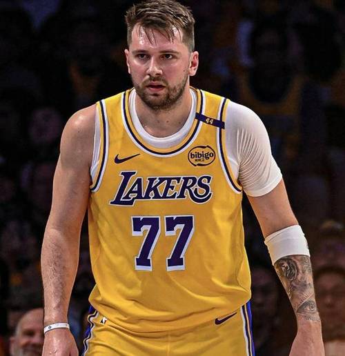  东契奇季后赛40+表现 _卢卡-东契奇 2022NBA总冠军之路 _卢卡·东契奇