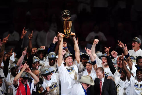 利拉德NBA职业生涯回顾_利拉德一人一城英雄事迹_达米安·利拉德
