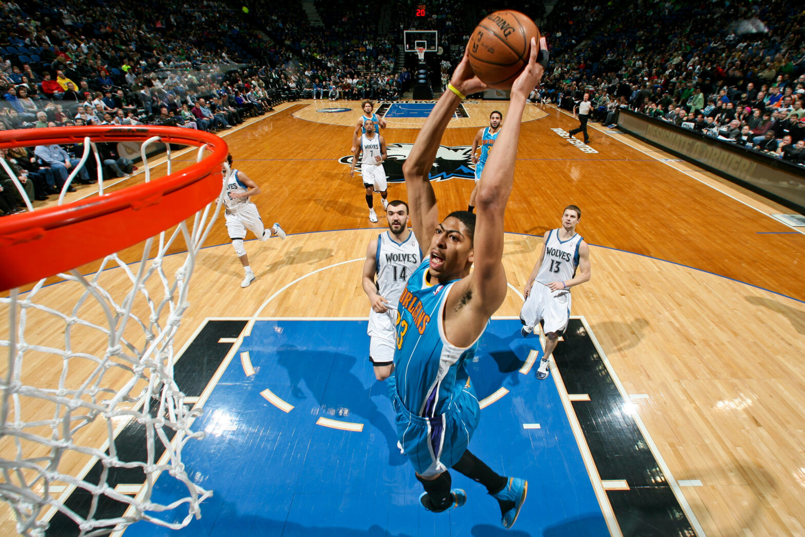 安东尼·戴维斯_安东尼·戴维斯 NBA 步法_ NBA 最佳阵容 戴维斯