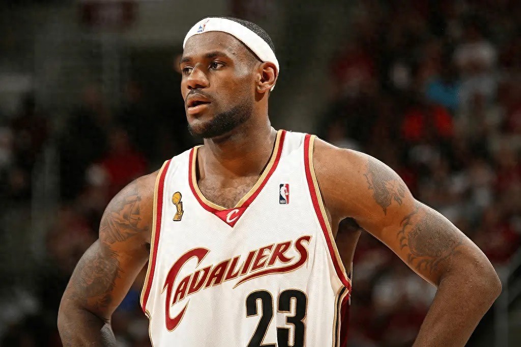 勒布朗·詹姆斯_勒布朗·詹姆斯职业生涯争议_勒布朗·詹姆斯NBA历史地位