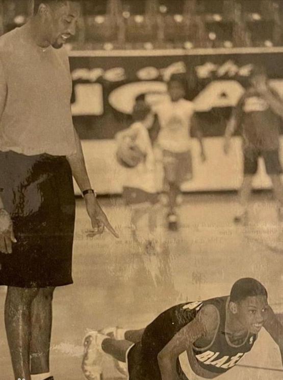 NBA球员皮蓬命运起伏_斯科蒂·皮蓬一生经历_斯科蒂·皮蓬