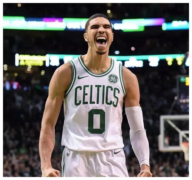 杰森·塔图姆NBA生涯回顾_扬尼斯·阿德托昆博与尼古拉·约基奇对比_杰森·塔图姆