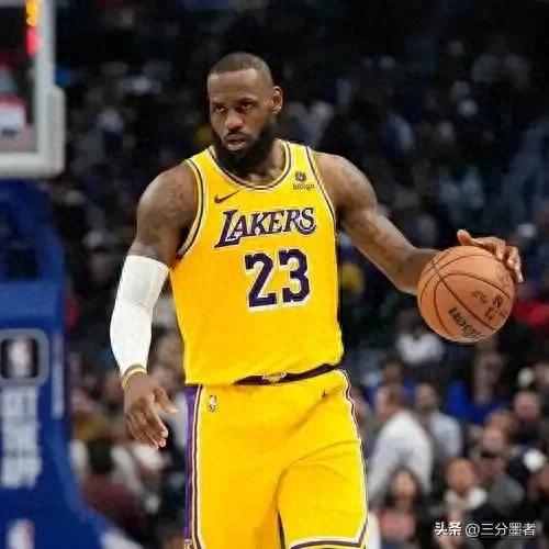 哈登得分爆发力对比_詹姆斯NBA得分神话_詹姆斯·哈登