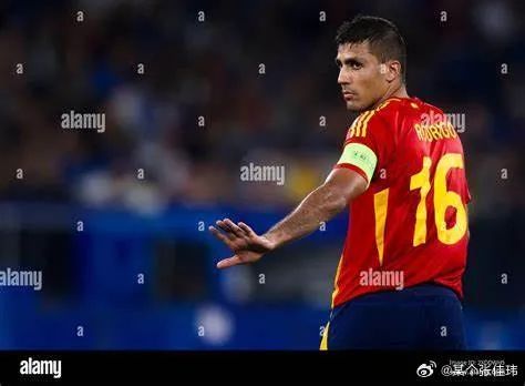 2024金球奖 罗德里 西班牙足球_罗德里