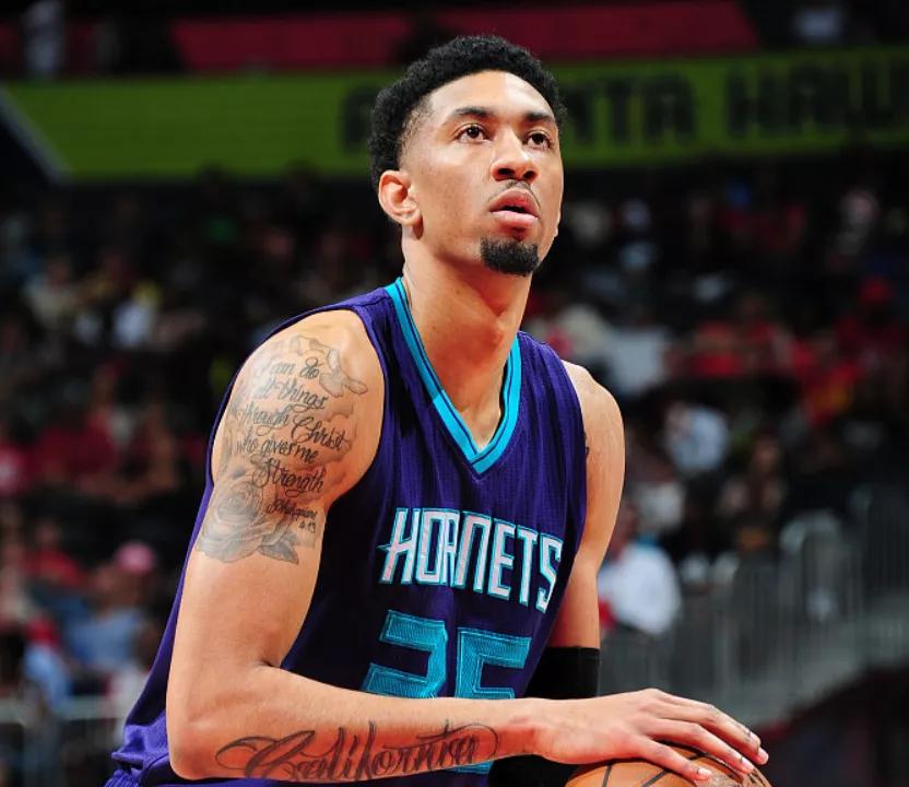 克里斯蒂安·伍德_NBA落选秀逆袭_克里斯蒂安-伍德千万年薪