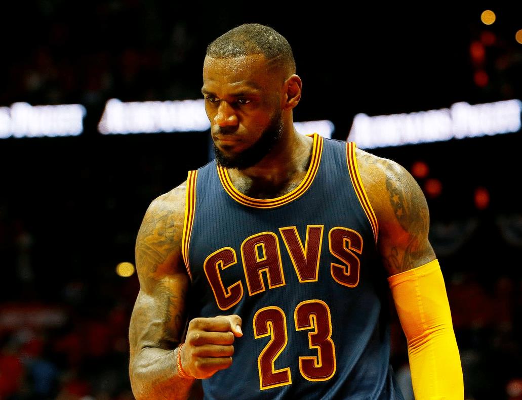 詹姆斯4次FMVP_勒布朗·詹姆斯NBA历史第一小前锋_勒布朗·詹姆斯