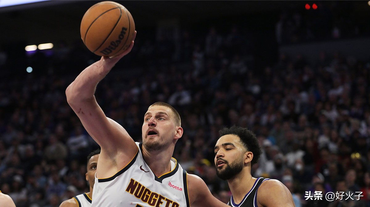尼古拉·约基奇_尼古拉·约基奇NBA最疯狂纪录_NBA历史最快三双记录