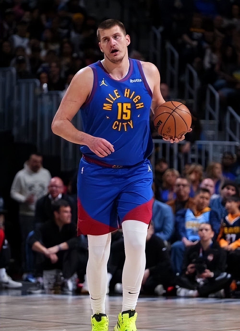 尼古拉·约基奇_娜塔莉亚·约基奇低调妻子_尼古拉·约基奇NBA总冠军