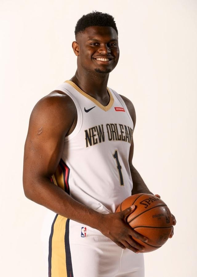 锡安·威廉姆森_锡安·威廉姆森 瘦身蜕变 _ 锡安·威廉姆森 NBA 职业态度 