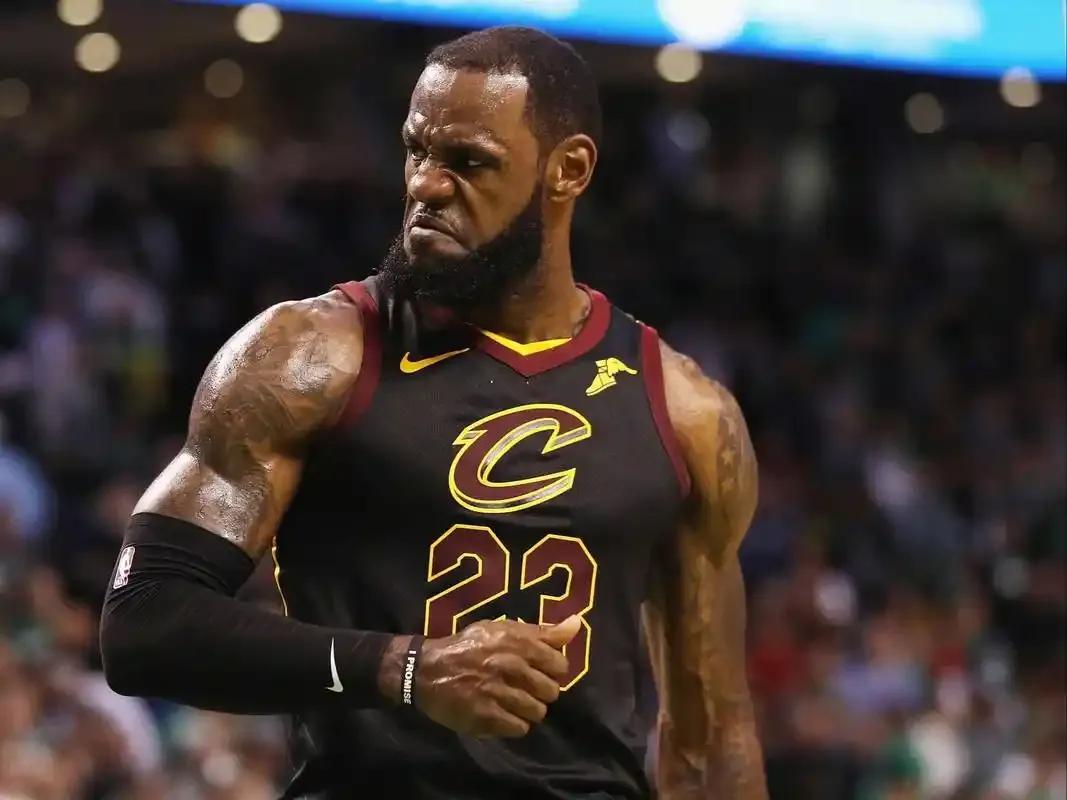 勒布朗·詹姆斯NBA得分王_勒布朗·詹姆斯_勒布朗·詹姆斯NBA总冠军