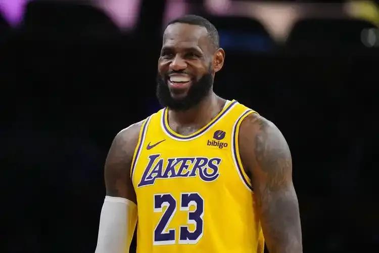 勒布朗·詹姆斯NBA得分王_勒布朗·詹姆斯NBA总冠军_勒布朗·詹姆斯