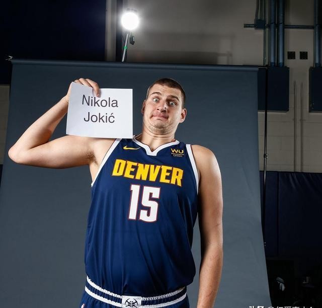 尼古拉·约基奇_尼古拉·约基奇_NBA中锋转型控卫