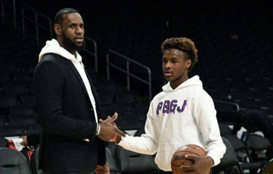 杰森·塔图姆_NBA塔图姆父子同台_塔图姆儿子未来NBA前景
