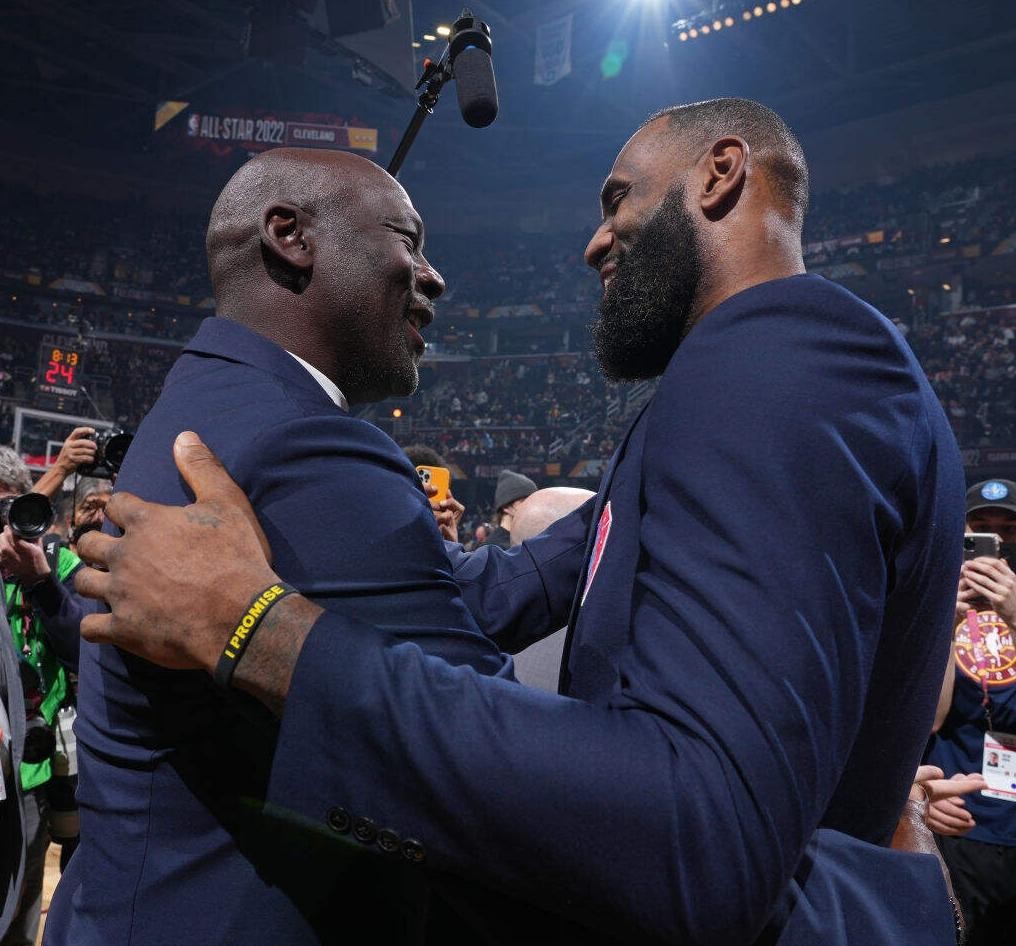 勒布朗·詹姆斯_老詹40岁未来NBA舞台中央_勒布朗湖人队东契奇时代