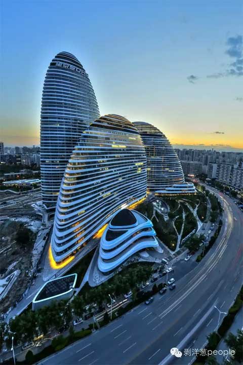 扎哈哈迪德 争议 建筑设计_扎哈